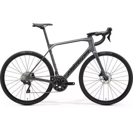 MERIDA SCULTURA ENDURANCE 4000 II3 SELYEM SÖTÉTEZÜST (FEKETE)